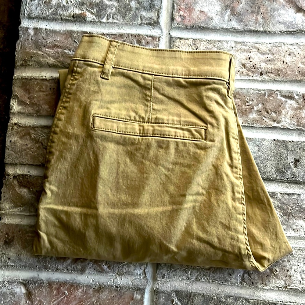 H&M Khaki Chino 32X30